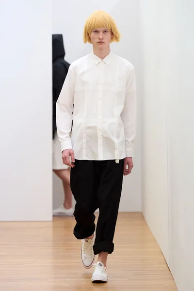 Look 24